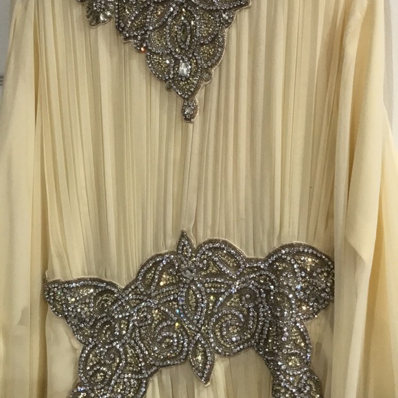 Dress - Picture 5 of 6